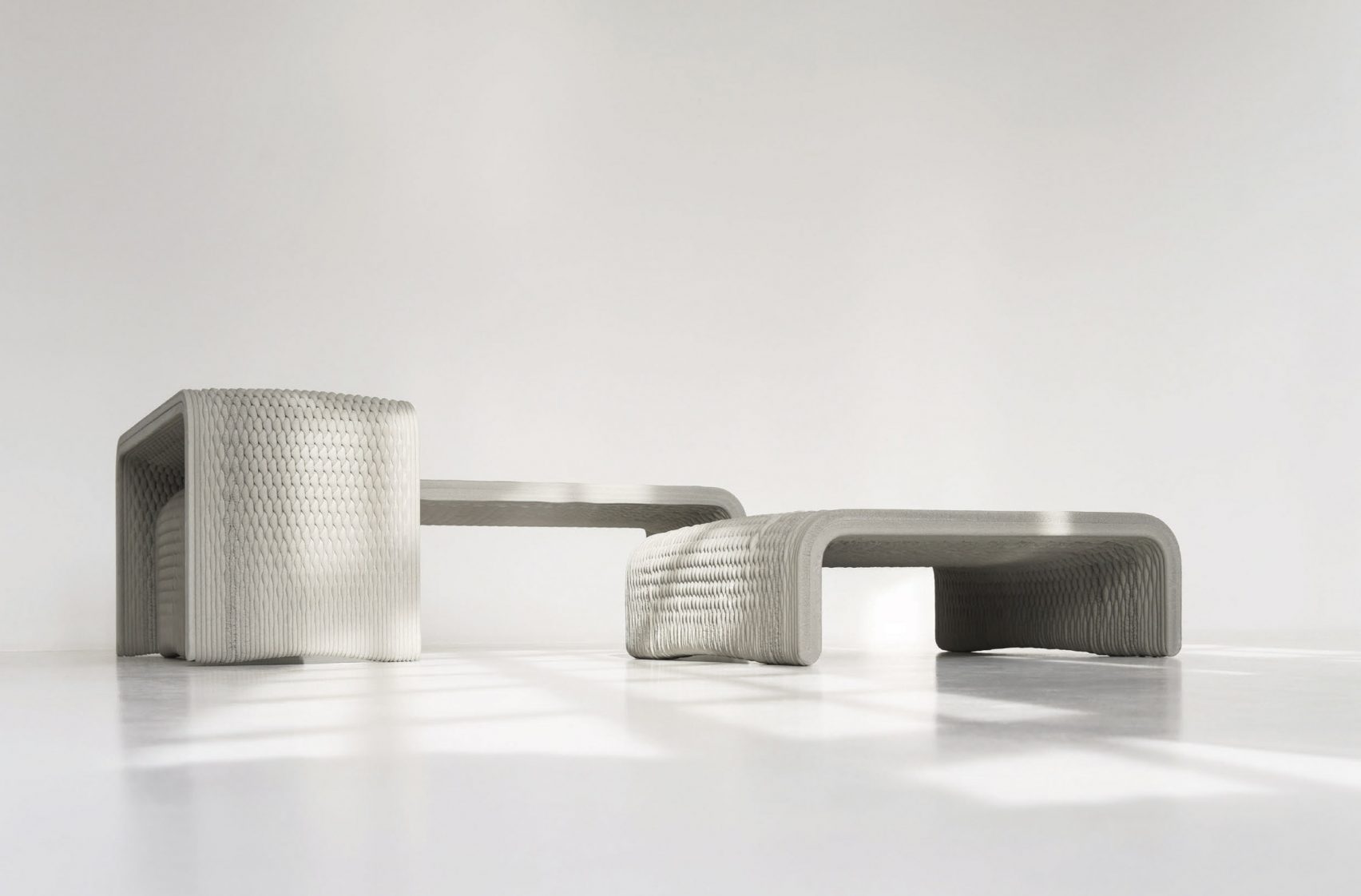 Колекция скамеек, выполненных из бетона на 3D-принтере